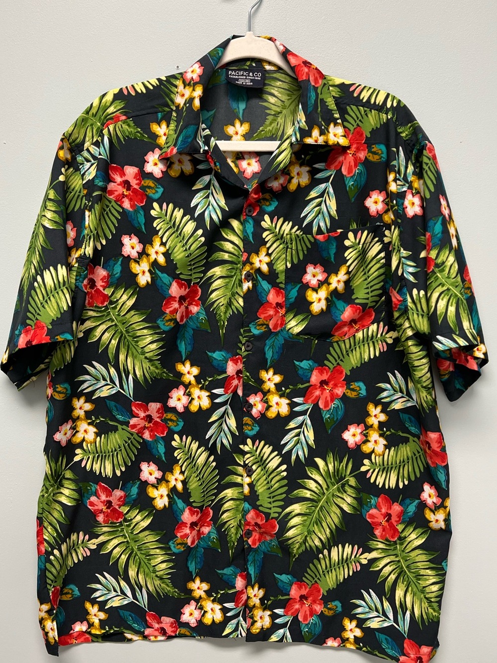 Pacific & Co Tropical Hawaiian Button Front Shirt Medium